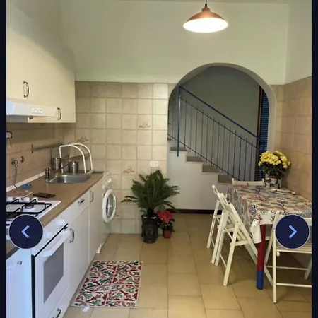 Small With Patio بيت للعطل *
