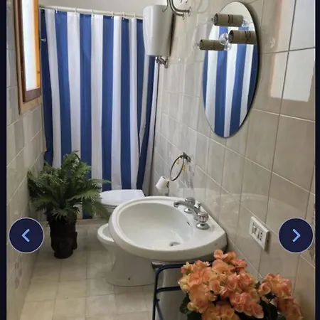 بيت للعطل Small With Patio *